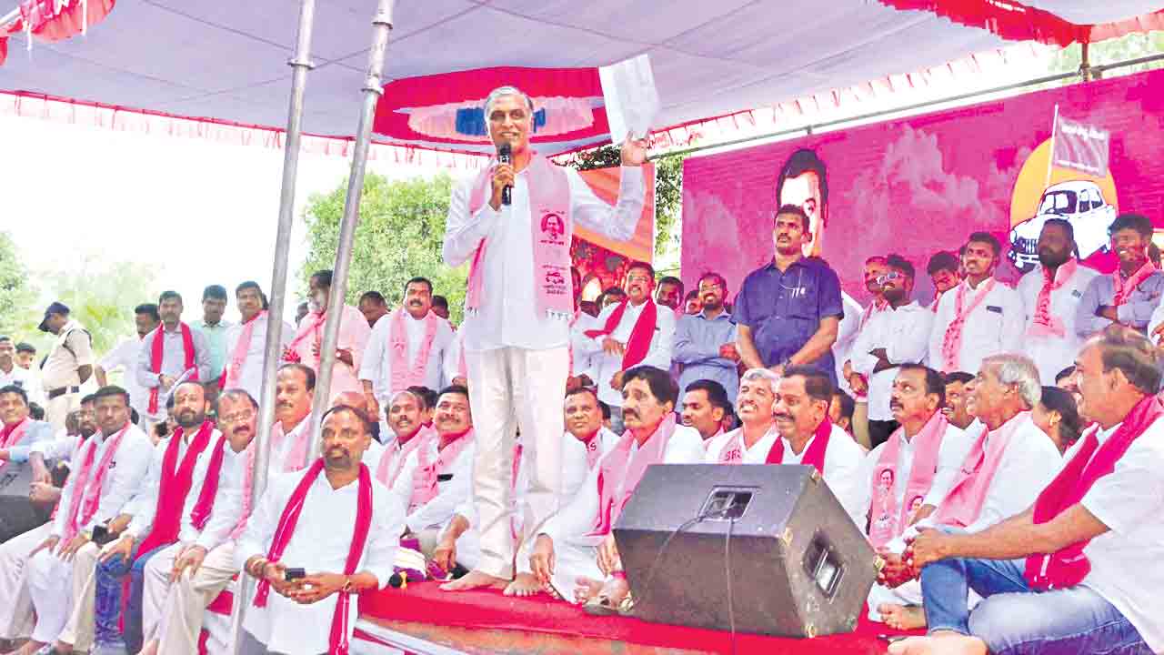 అన్ని సర్వేలు బీఆర్‌ఎస్‌ వైపే..