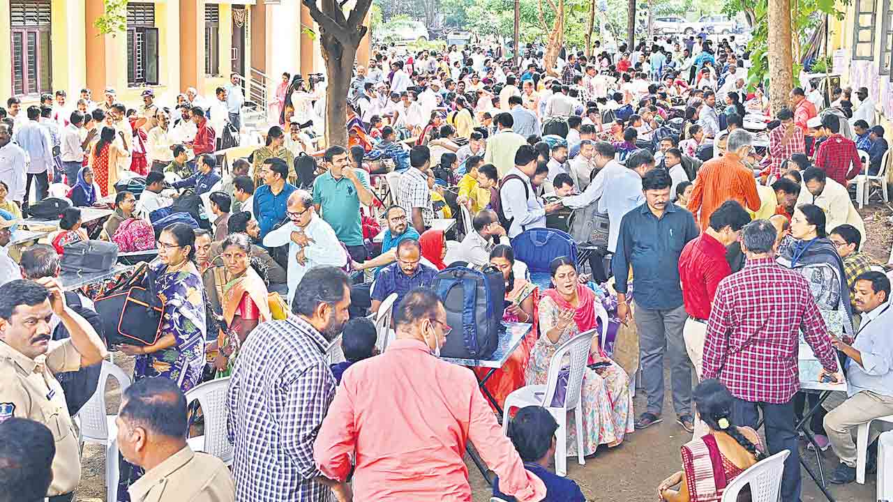 నేటి పోలింగ్‌కు సర్వం సిద్ధం