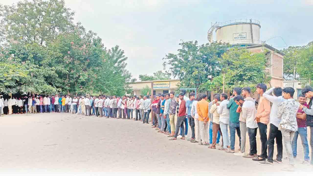 ఓటెత్తిన చైతన్యం