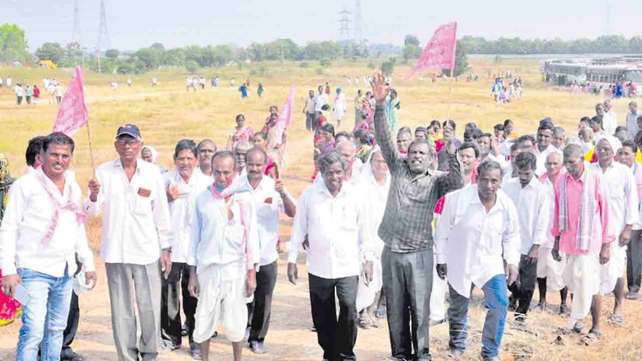 ఆశీర్వాద సభకు పోటెత్తిన జనం