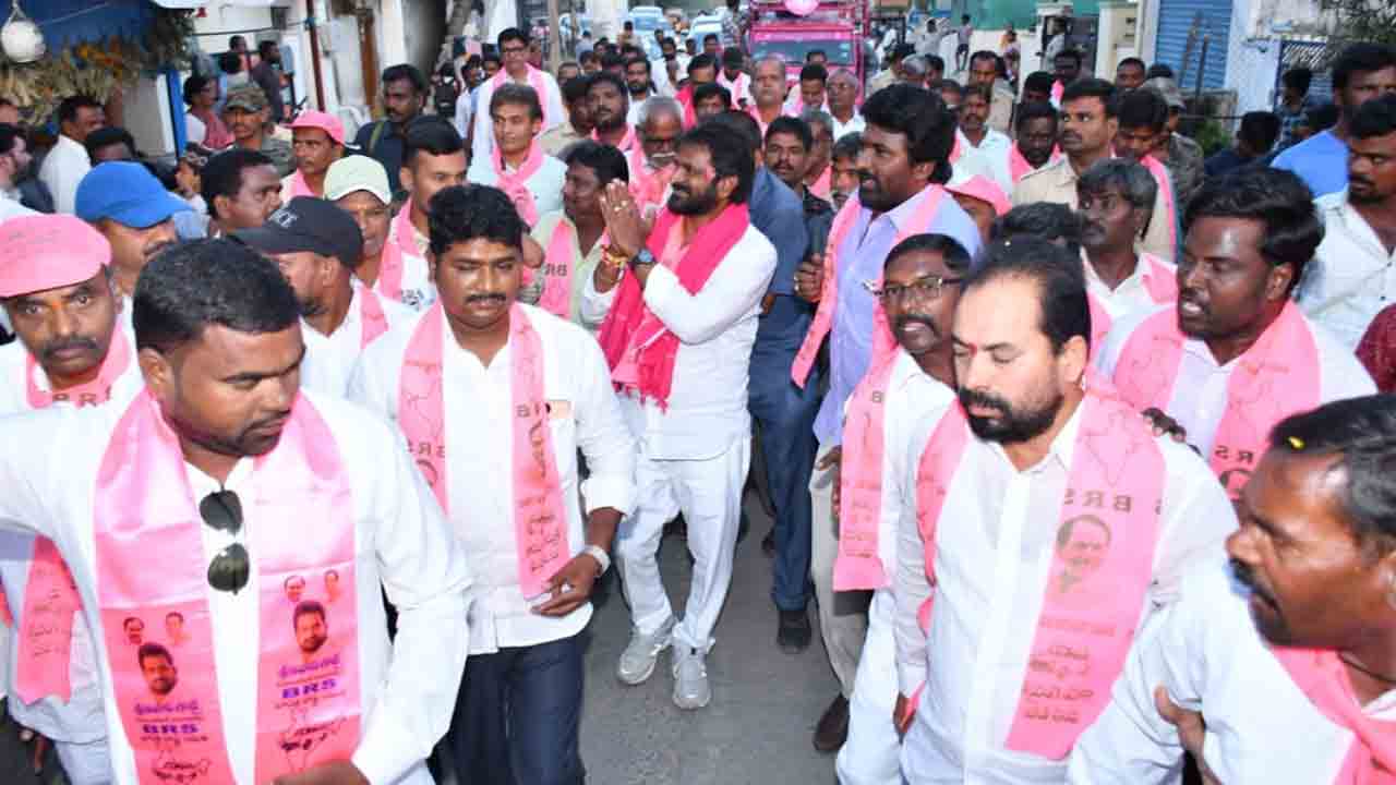 నీరాజనం