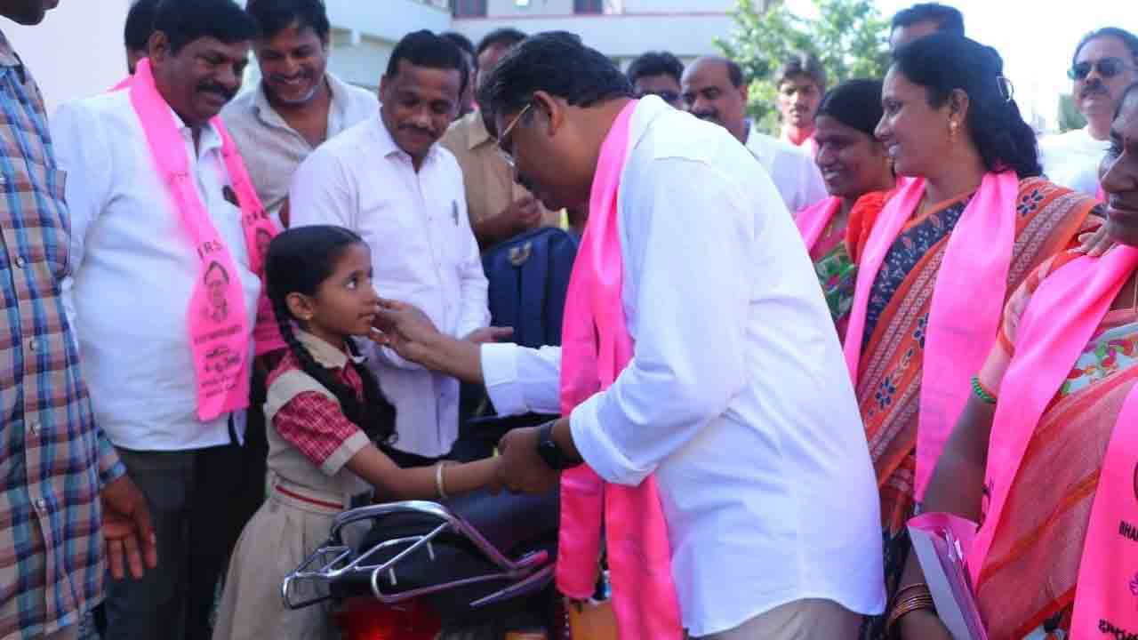 ప్రచార జోరు…