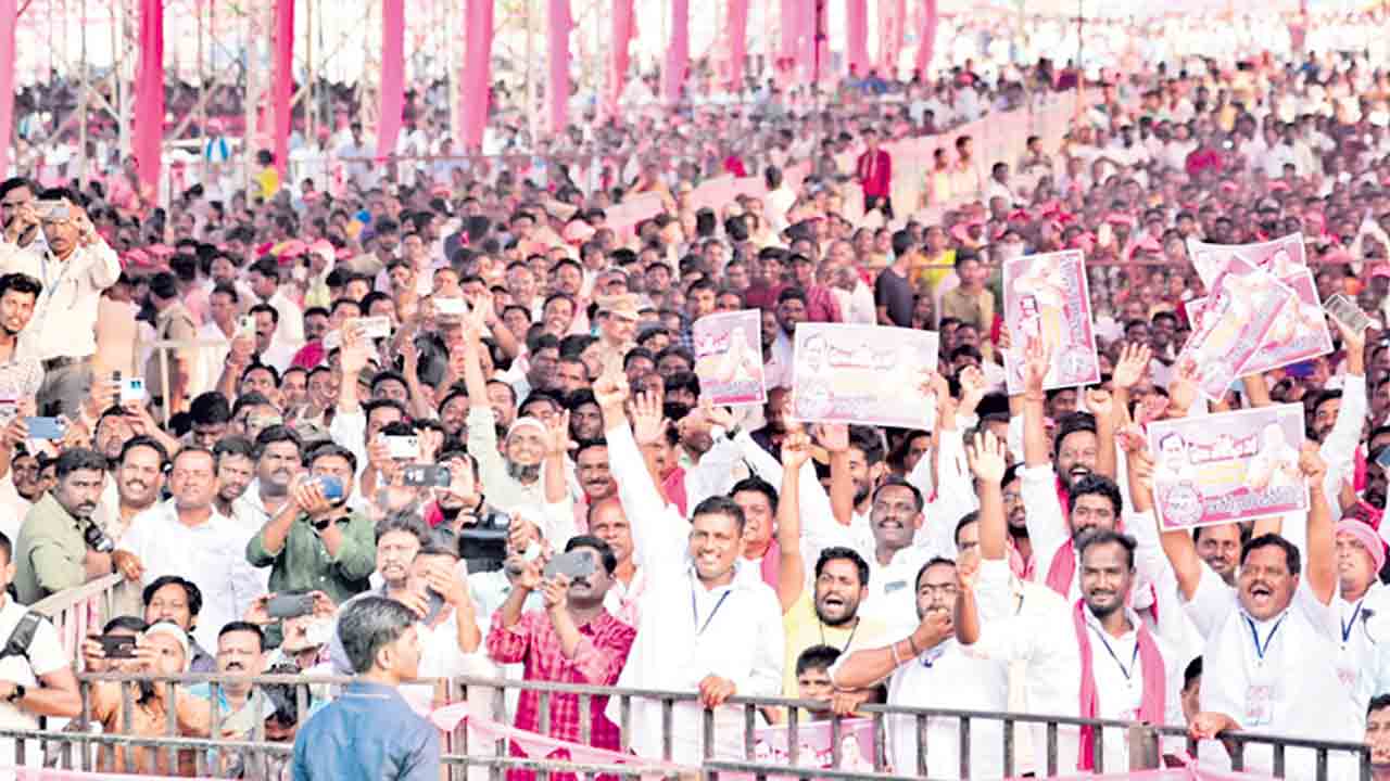 ఆశీర్వాద సభకు పోటెత్తిన జనం