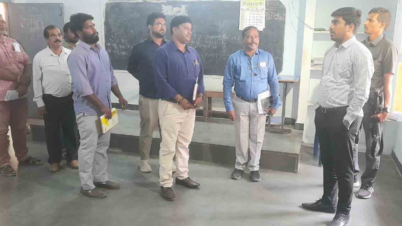 పోలింగ్‌ కేంద్రాల్లో సౌకర్యాలు కల్పించాలి