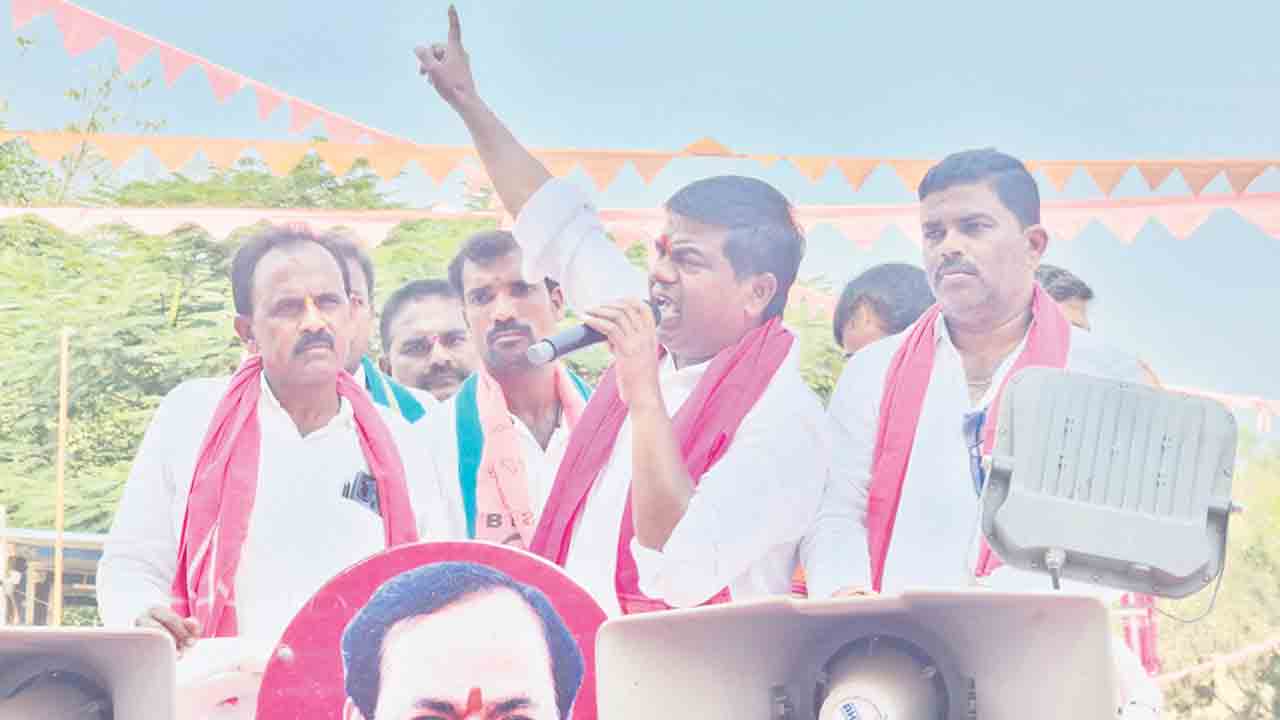 వన్‌సైడ్‌ వార్‌.. ఎదురులేని కారు