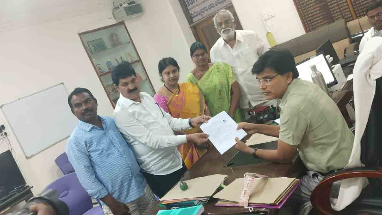 ఉమ్మడి జిల్లాలో.. మూడోరోజు 24 నామినేషన్లు