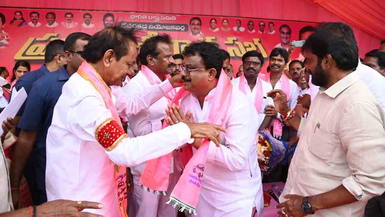 బీఆర్‌ఎస్‌ గూటికి ప్రదీప్‌