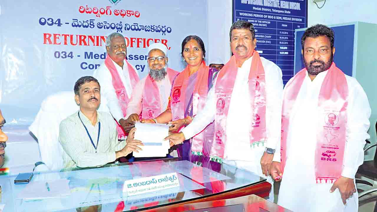 కేసీఆర్‌ ఆశీస్సులతో అభివృద్ధిలో ముందుంచా..