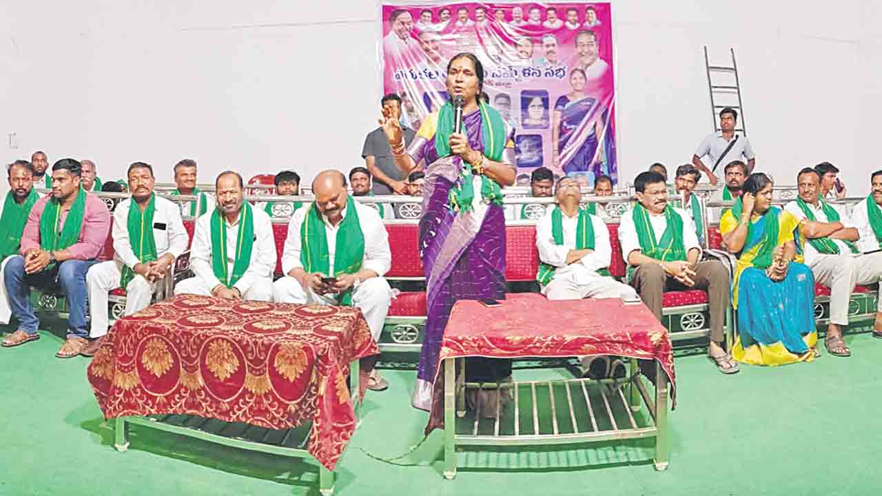 కేసీఆర్‌ పాలనలో కులవృత్తులకు జీవం