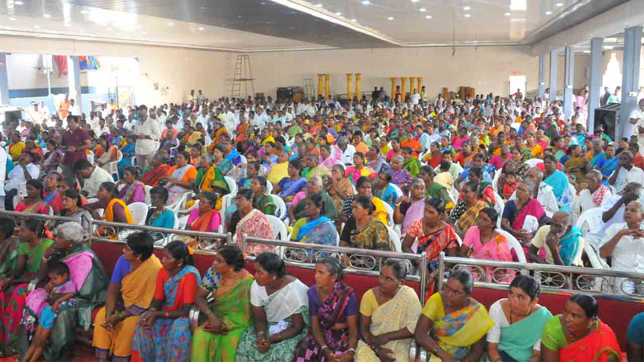 సమ్మేళనాల సంబురం