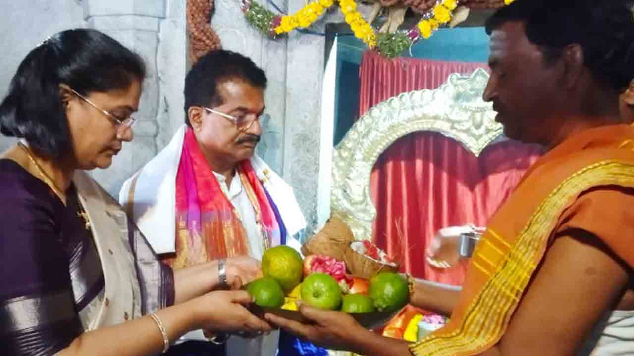 అభివృద్ధిని చూసి ఆశీర్వదించాలి