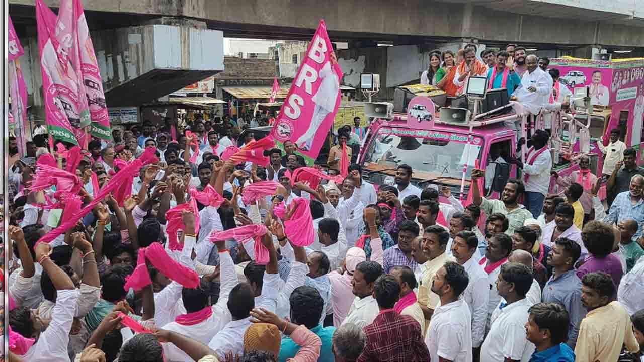 అభివృద్ధి చేసేవారికి అండగా నిలవాలి