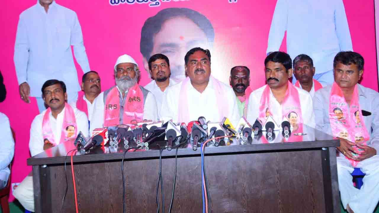 రేవంత్‌రెడ్డి ఓ బ్రోకర్‌.. జోకర్‌..