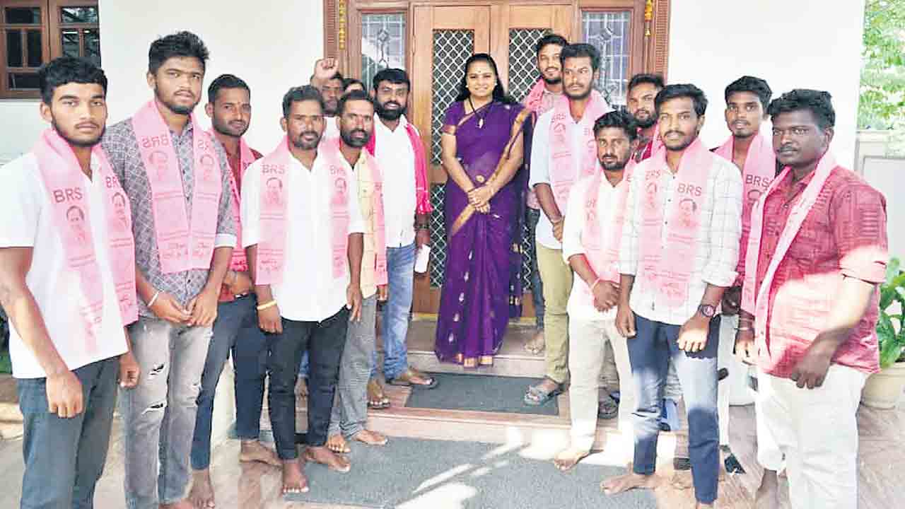 బీఆర్‌ఎస్‌లోకి బీజేపీ, బీజేవైఎం కార్యకర్తలు