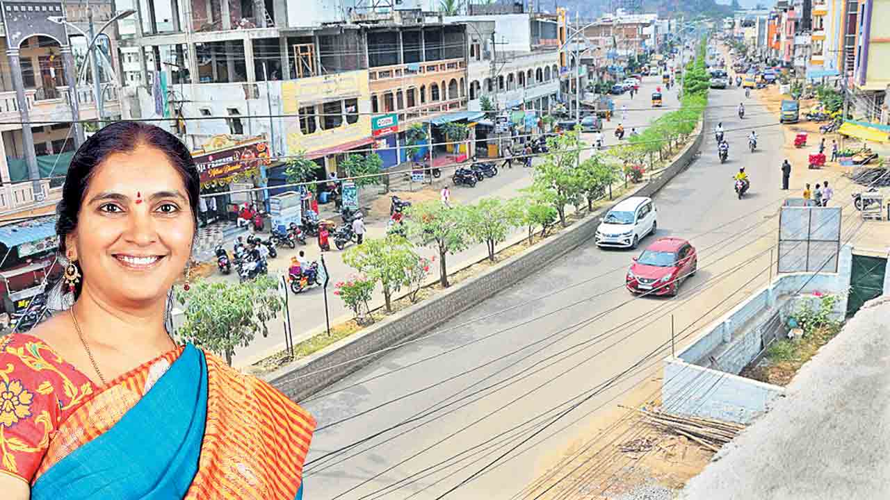 మెతుకు సీమలో గులాబీ గుబాళింపు