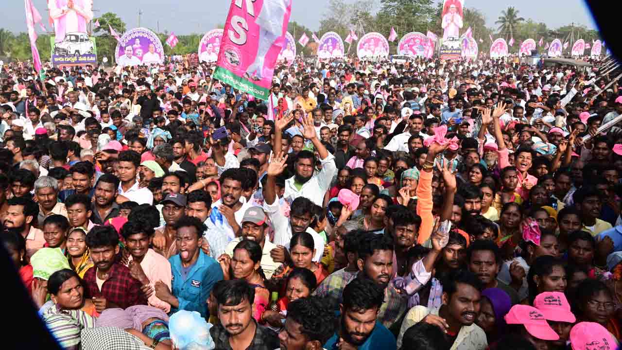 ఆదివాసీ ప్రాంతాల్లో సీఎం సభలు అదుర్స్‌