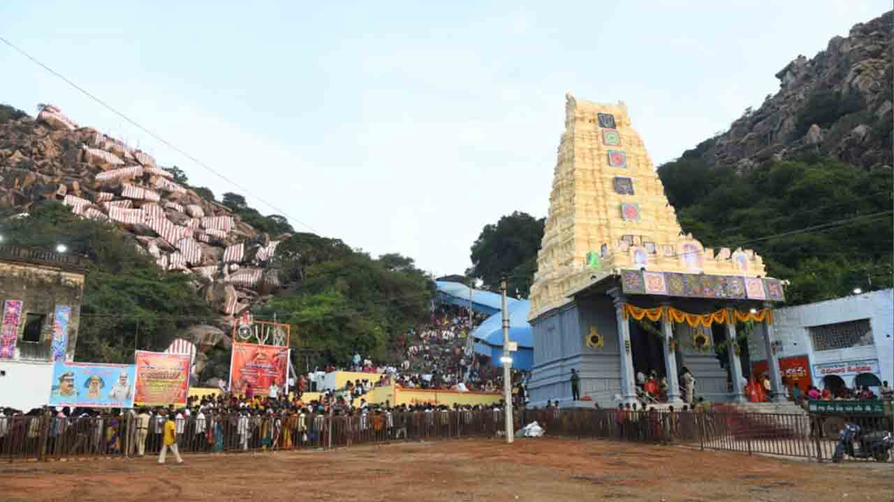 తిరుమలేశుడి సేవకు వేళాయే..