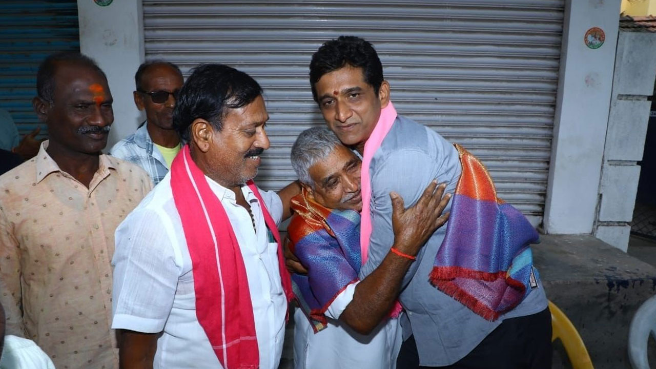 కాంగ్రెస్‌, బీజేపీలవి ఫేక్‌ హామీలు