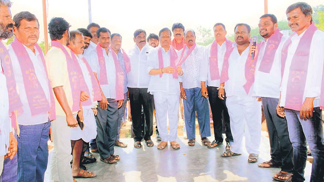 అభివృద్ధిని చూసే బీఆర్‌ఎస్‌లోకి..