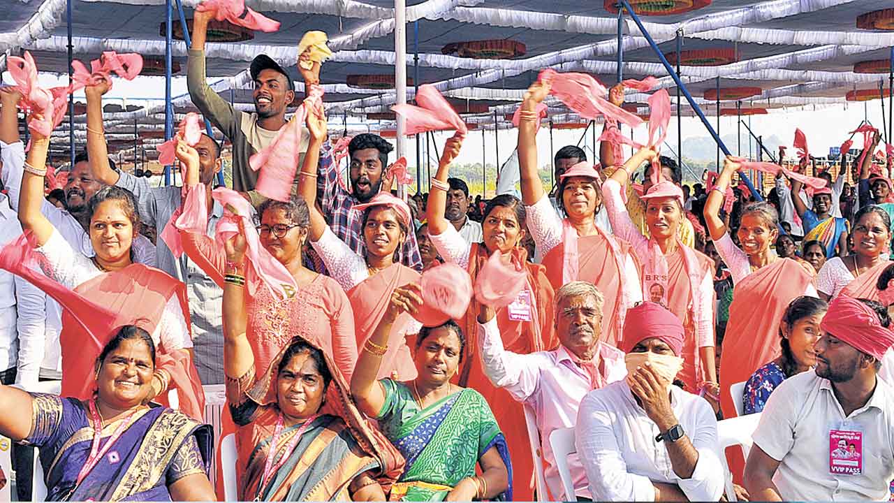 ప్రసంగాలే విజయ సోపానాలు