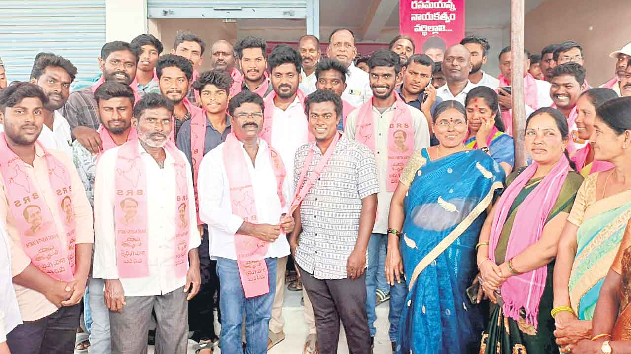 చేరికల జోష్‌
