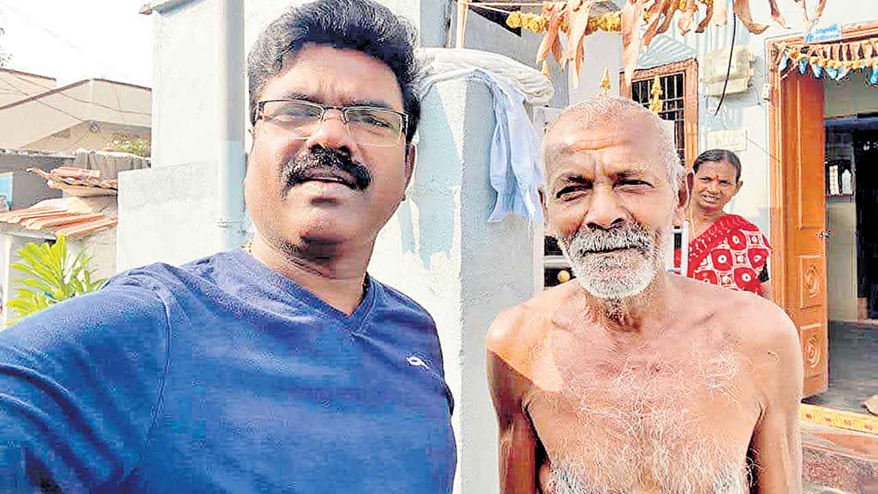 రామశిల్క నవ్వింది