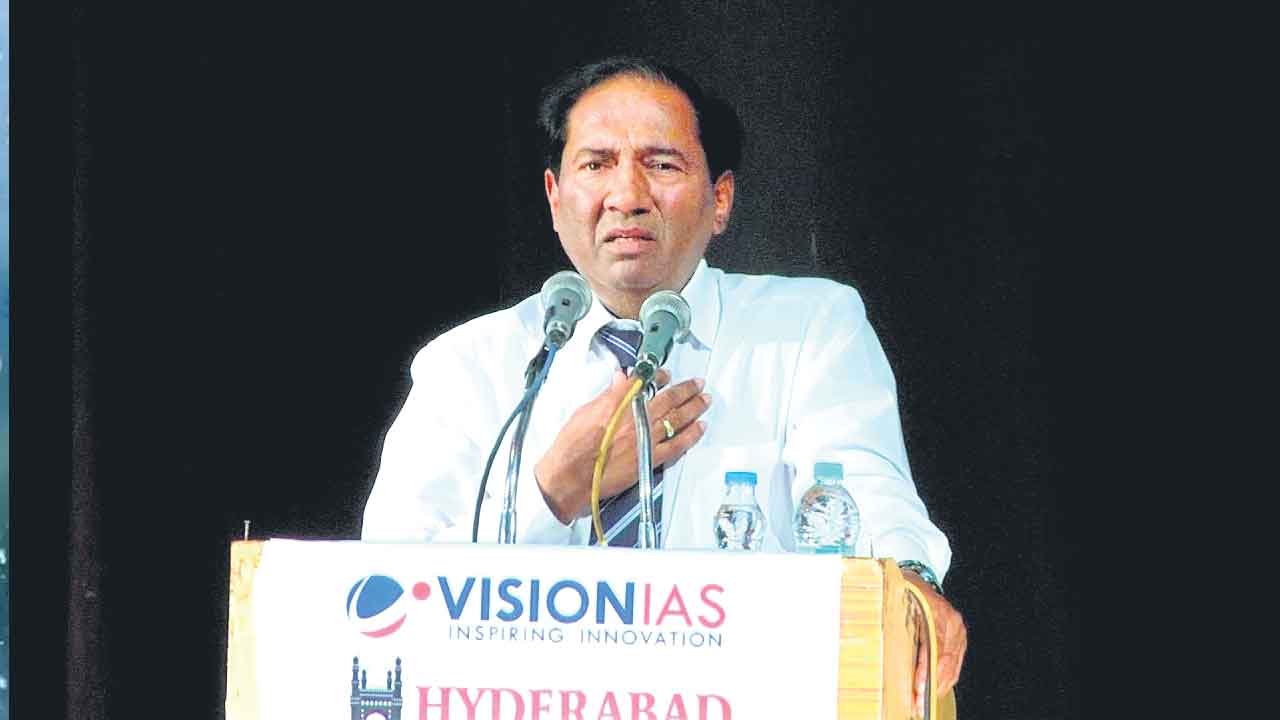 కాంగ్రెస్‌ నేతలపై పరువునష్టం దావా వేస్తా