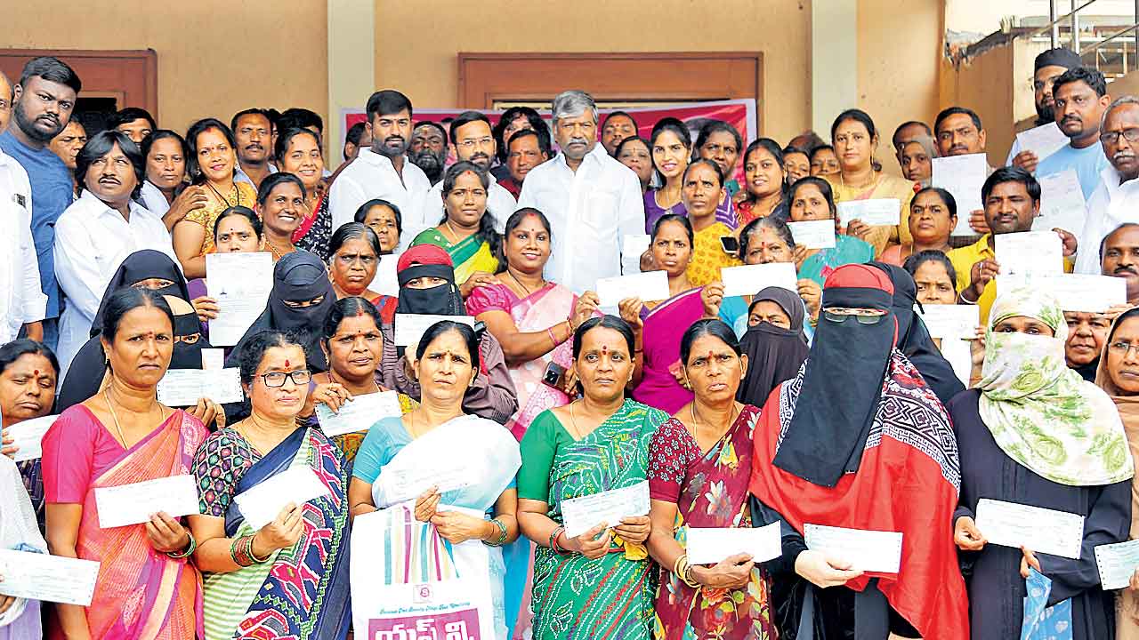 పేదింట్లో కల్యాణ కాంతులు