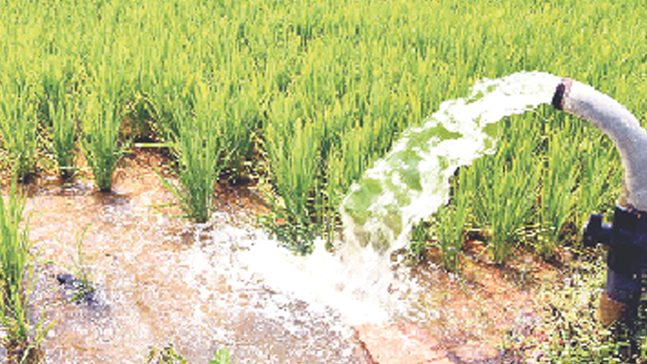 మోటర్లు వద్దు.. మీటర్లు వద్దు