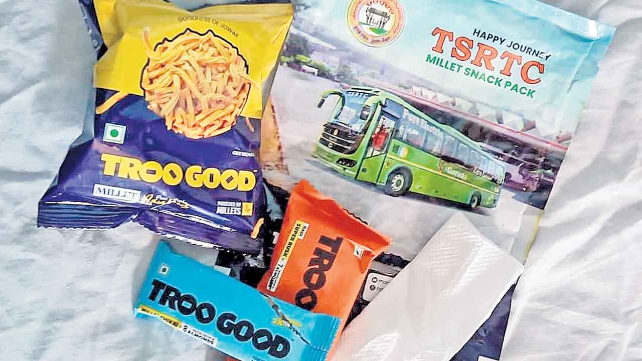 ఏసీ బస్సుల్లో స్నాక్స్‌కు విశేష స్పందన