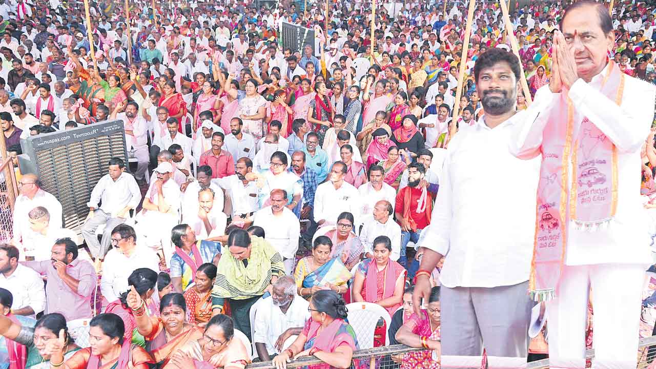 సూట్కేస్గాళ్లు కావాల్నా..సుమన్ కావాల్నా..