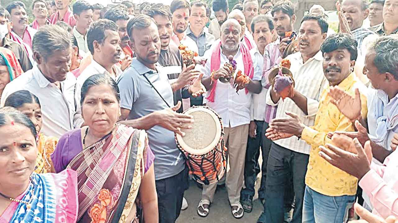 గిరిజన సంక్షేమానికి పెద్దపీట