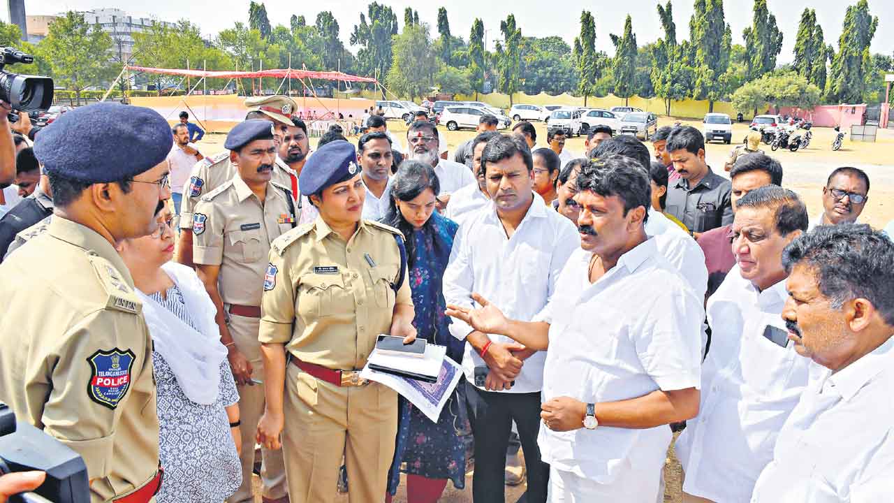 పరేడ్‌ గ్రౌండ్స్‌లో25న సీఎం సభ