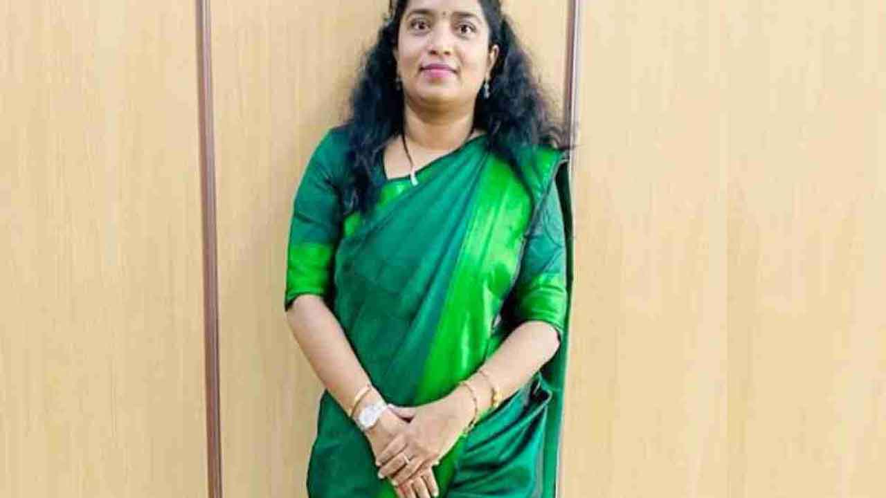 కర్ణాటకలో ప్రభుత్వ అధికారిణి దారుణ హత్య