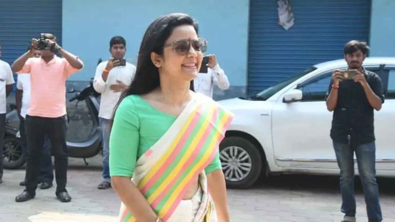 క్రిమినల్‌ కేసులు మోపేందుకు బీజేపీ కుట్ర: మహువా