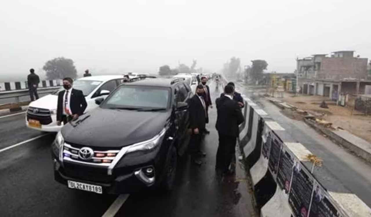 మరో ఆరుగురు అధికారులపై వేటు