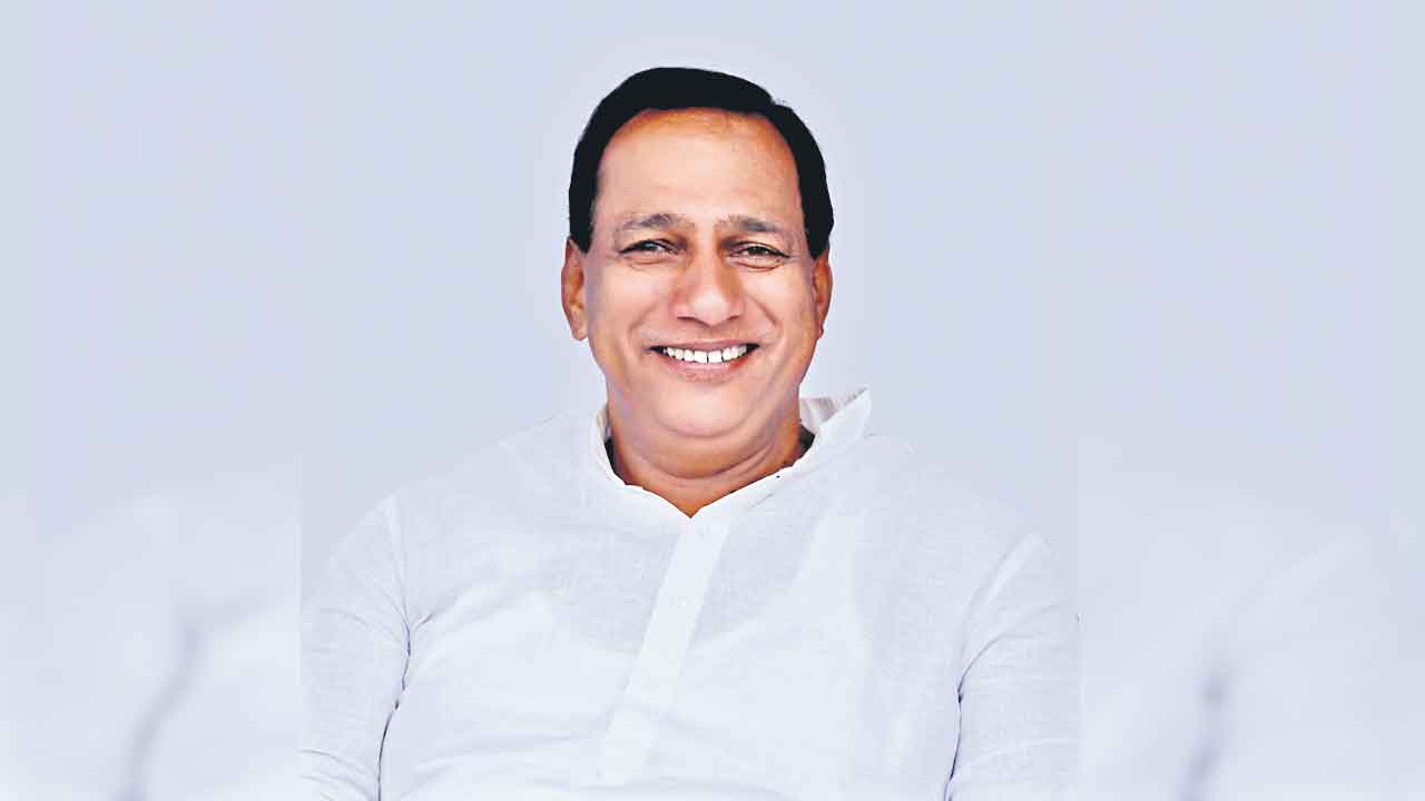 సీట్లమ్ముకునే రేవంత్‌కు అభివృద్ధి ఏం తెలుసు?