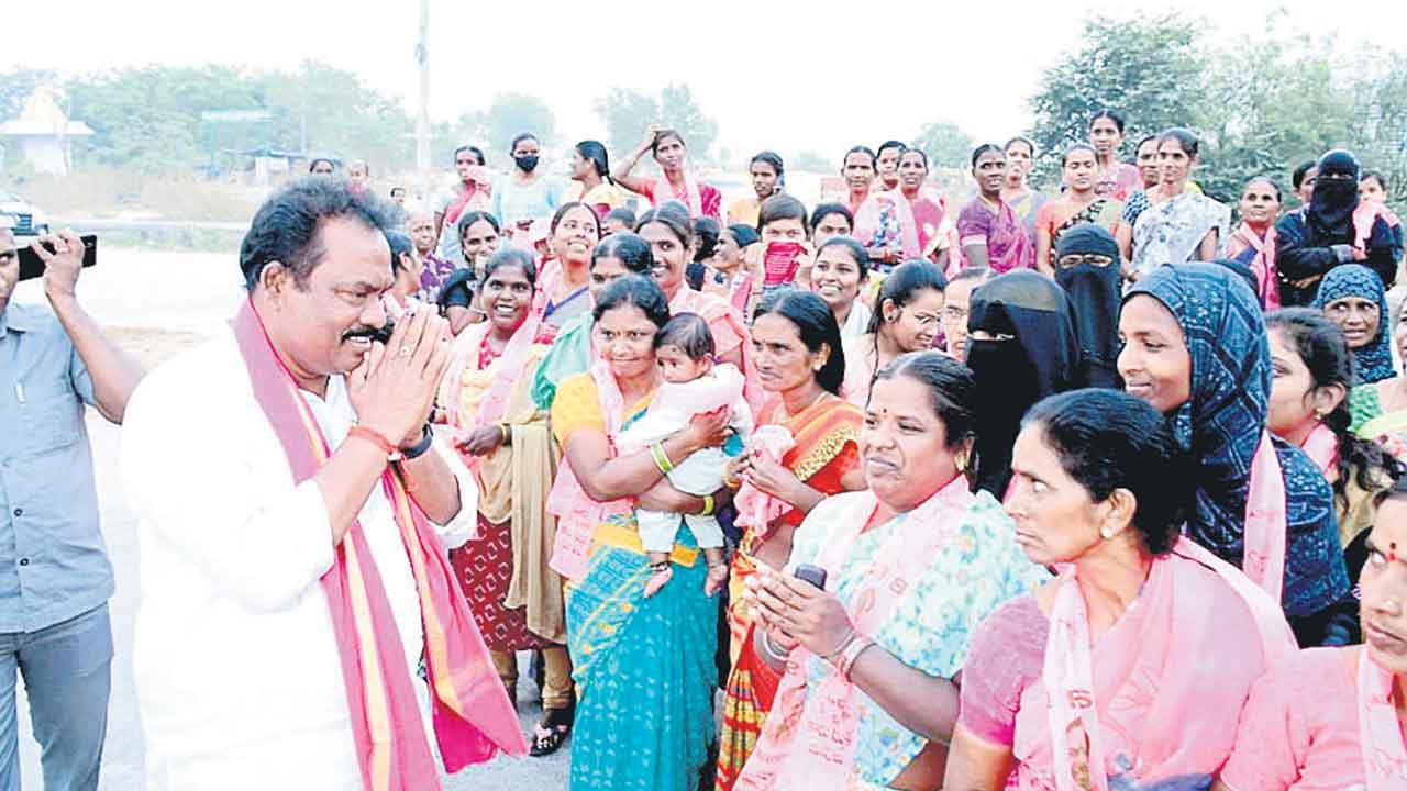 మోసపోతే గోసపడుతం