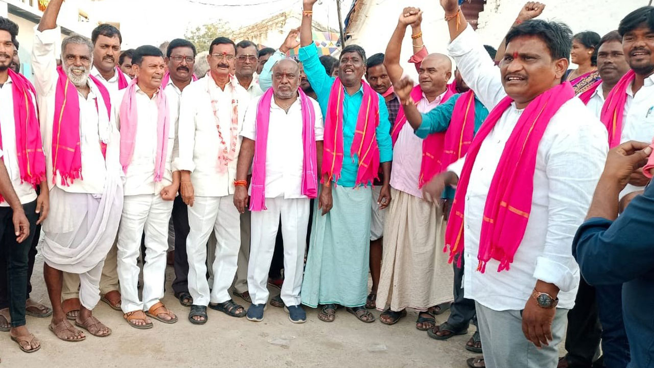 వాడవాడలా బీఆర్‌ఎస్‌ జెండలే..