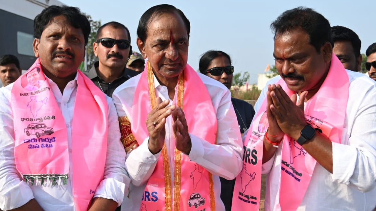 దారులన్నీ సభవైపే