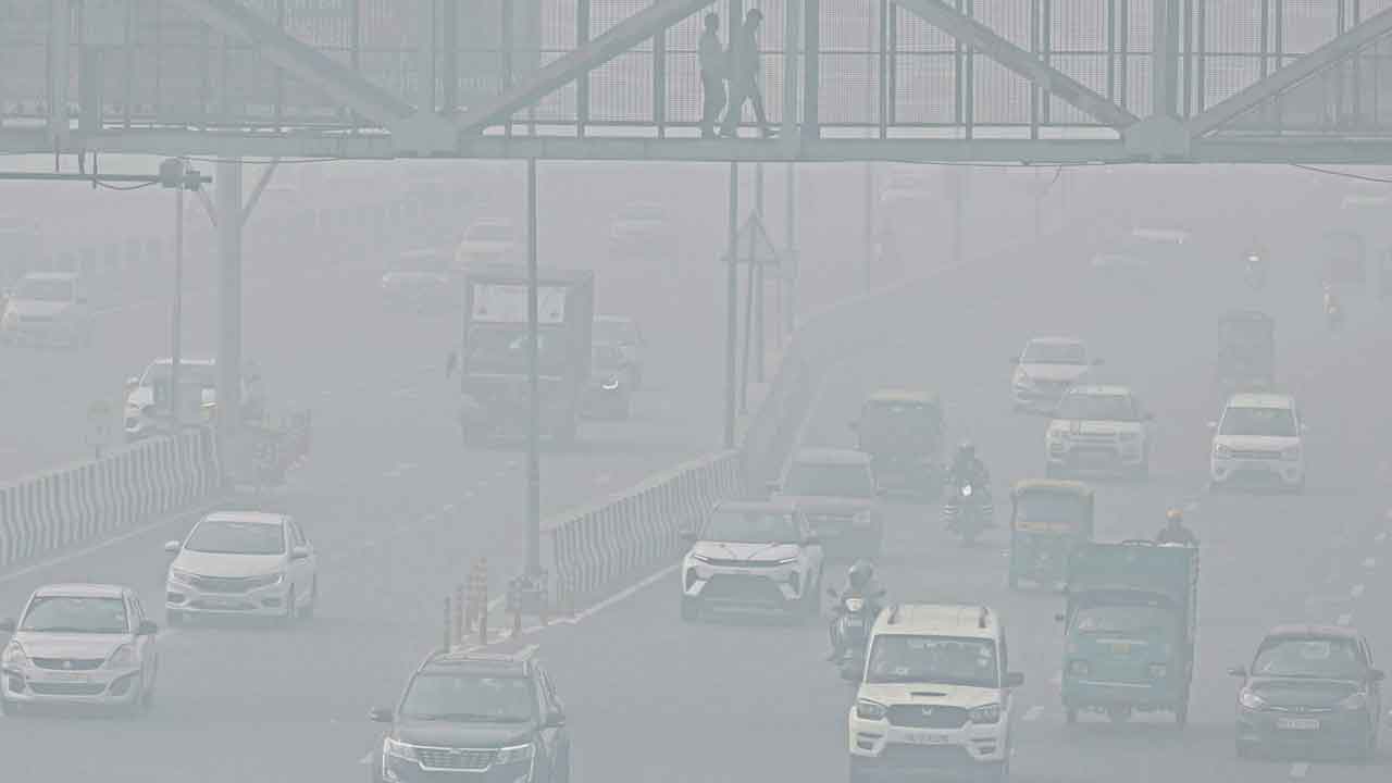 ఢిల్లీని కమ్మేసిన కాలుష్యం