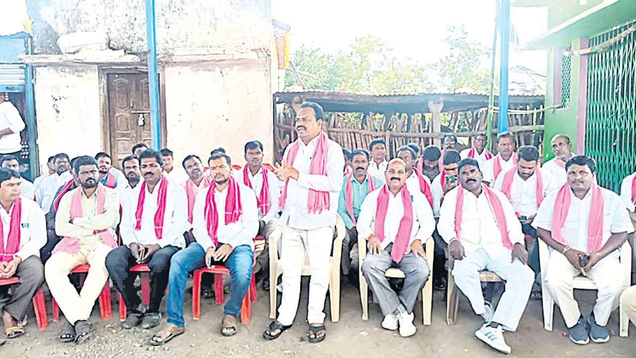 వారెంటీ లేని గ్యారెంటీలను ప్రజలు నమ్మరు