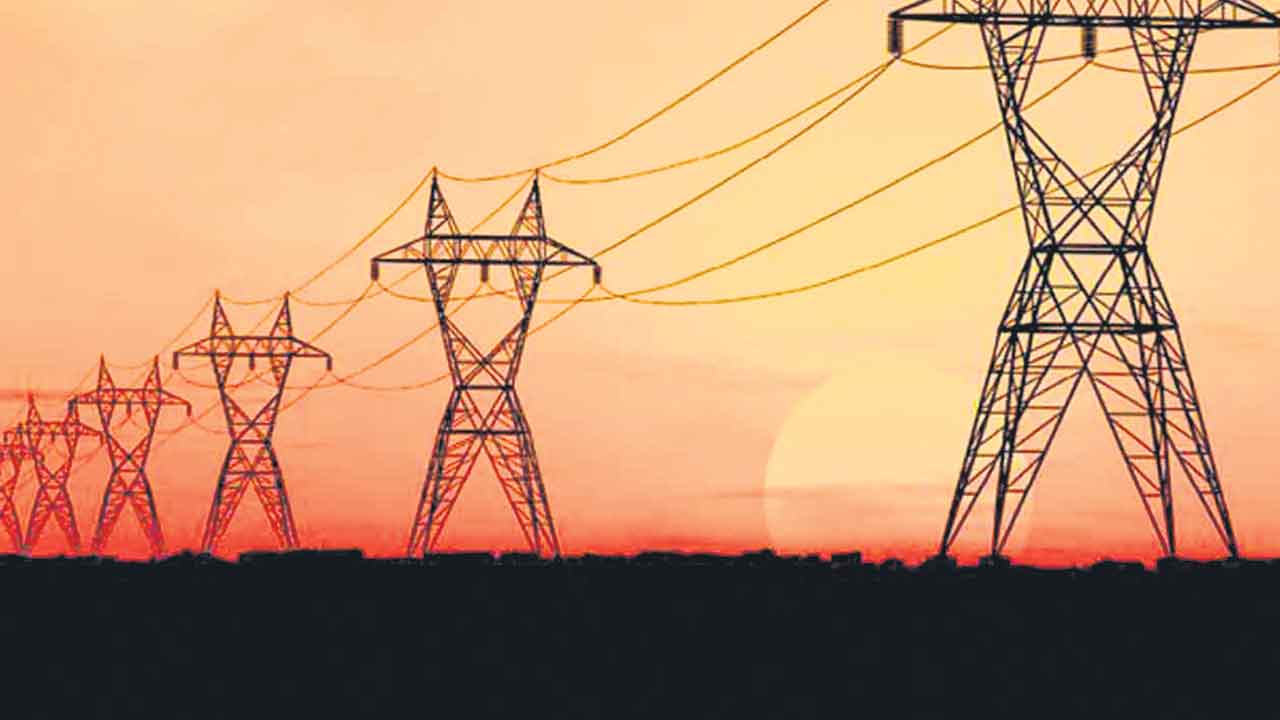 కష్టాలు దీర్చిన కరెంటు