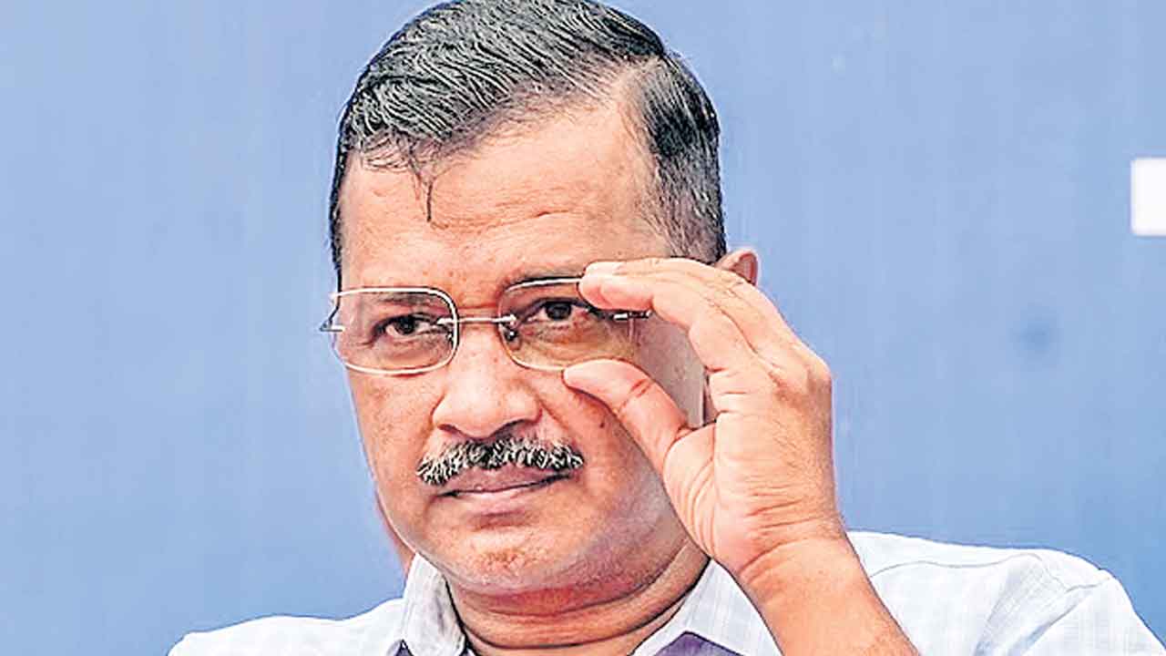 సమన్లు రాజకీయ ప్రేరేపితం