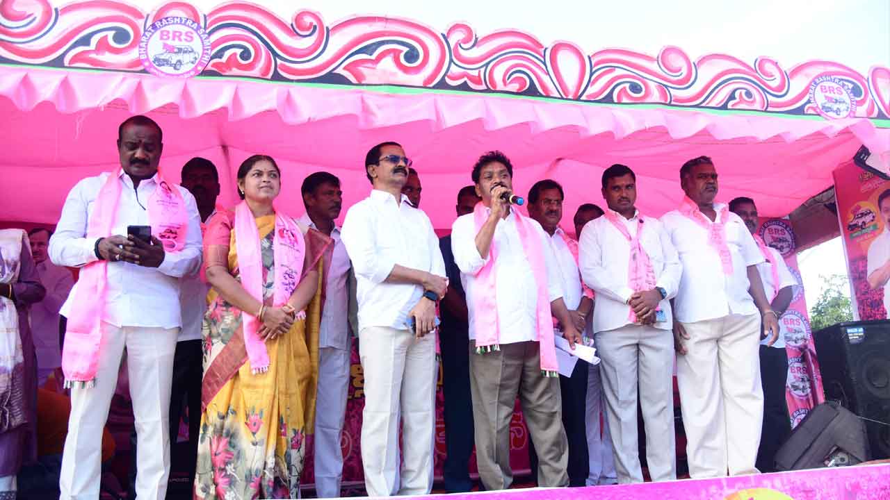 కాంగ్రెస్‌ బూటకపు హామీలను ప్రజలు నమ్మరు