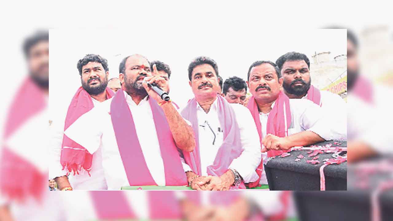 అభివృద్ధి కొనసాగాలంటే మరో అవకాశమివ్వండి