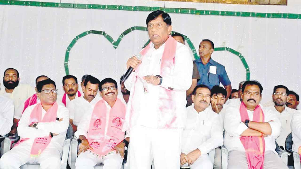 గడపగడపనూ తట్టండి