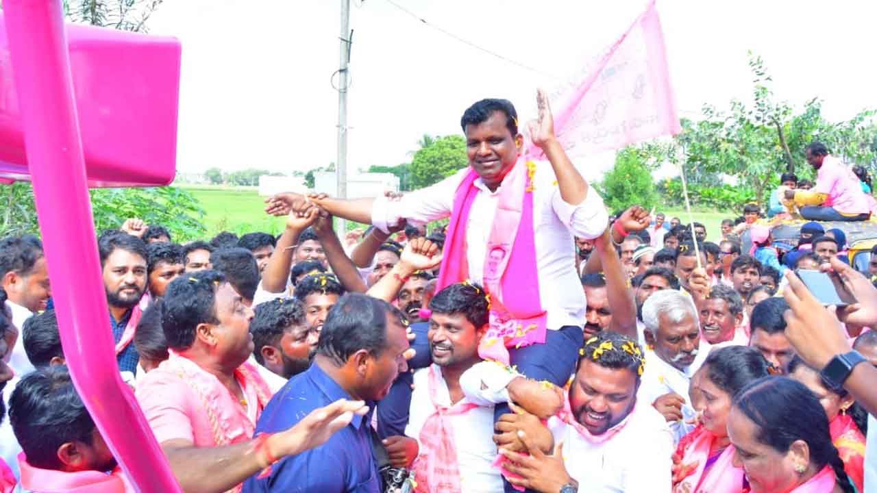 జనంతో మమేకం