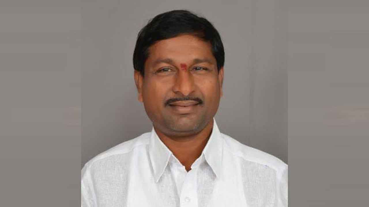 రేవంత్‌ పెద్ద చీటర్‌