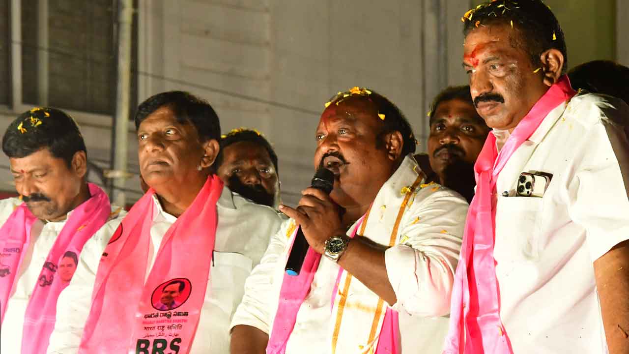 అభివృద్ధిని చూసి ఓటెయ్యండి